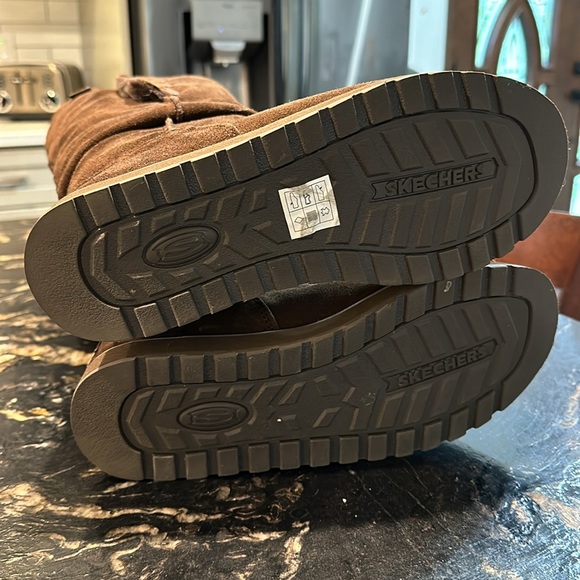 Skechers Australia Boots 👢 - Picture 6 of 8